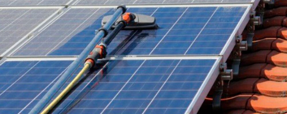 limpeza-paineis-solares-fotovoltaicos_aem_eletrica_engenharia_02